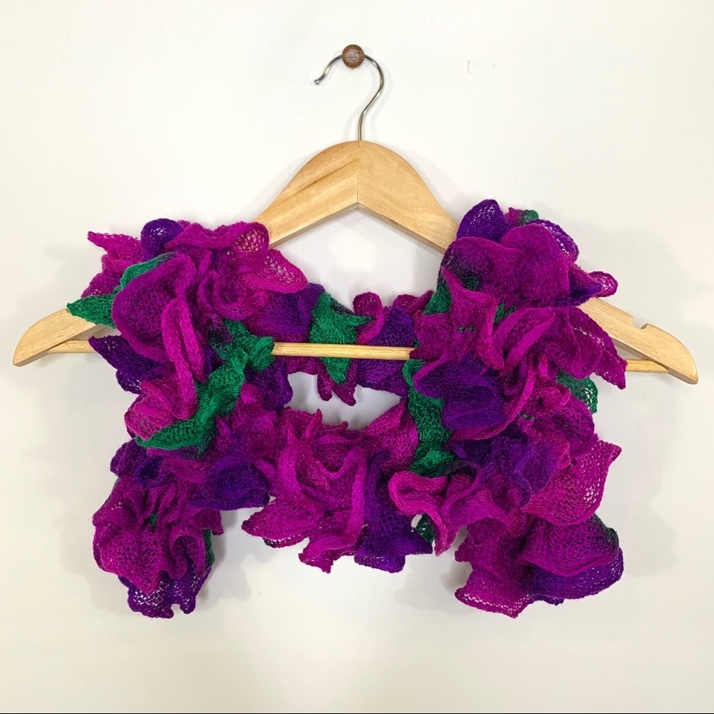 ★Hand knitted scarves